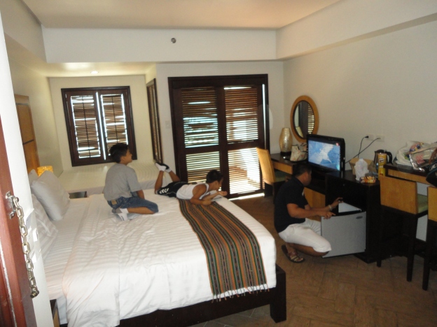 Our room.Walang WIFI. Dead spot for Sun Cellular.